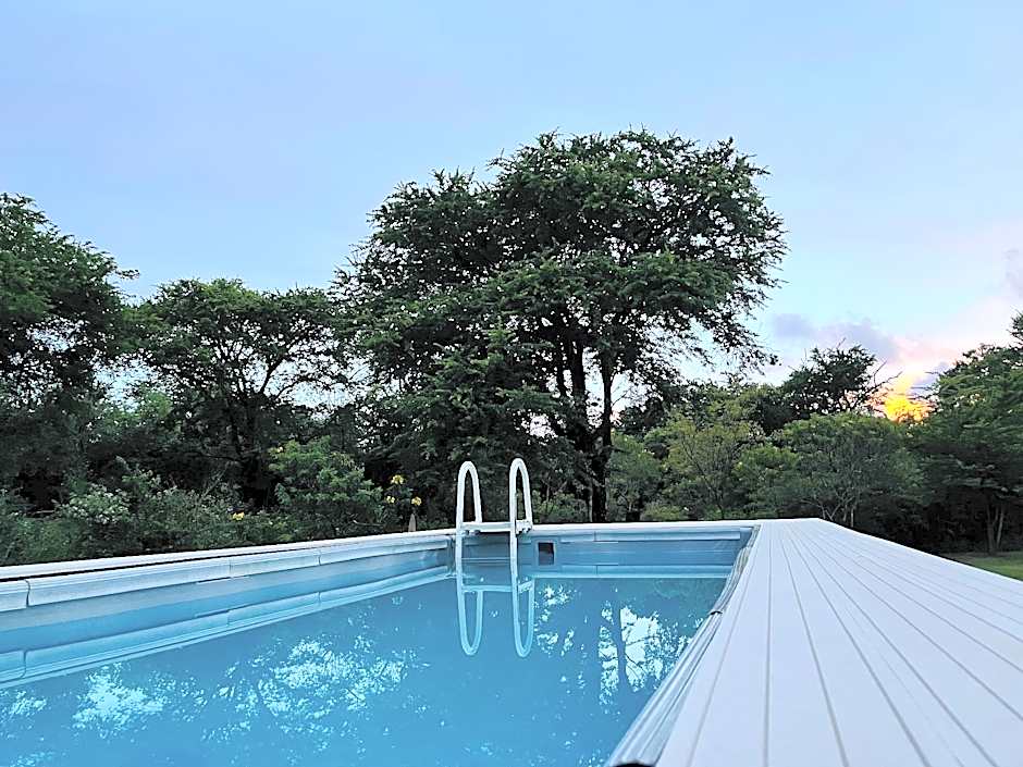 Funky Leopard Safari Lodge Bordering Yala National Park