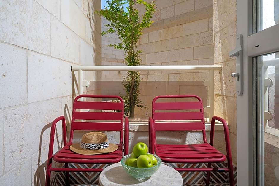 Naveh Tamar - Mehadrin Kosher suitable for Ultra-Orthodox guests