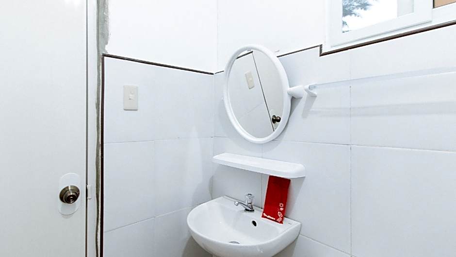 RedDoorz @ Camp Saint John Hotel La Union