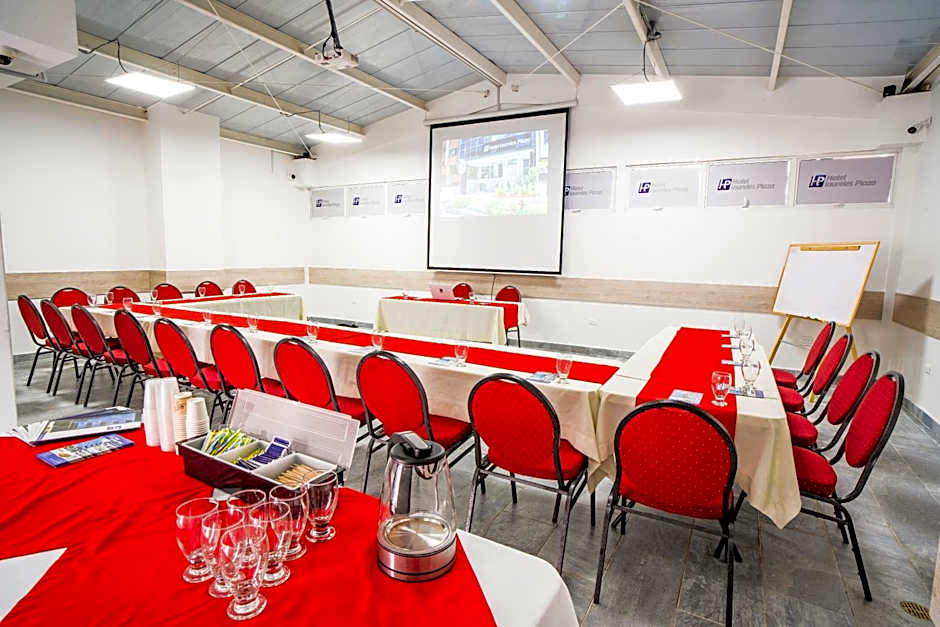 Hotel Laureles Plaza