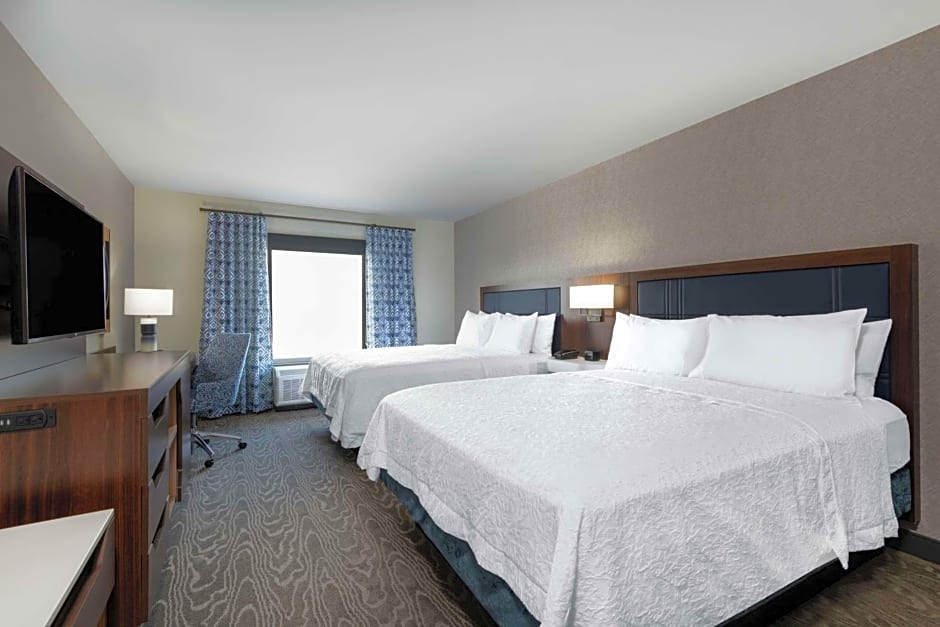 Hampton Inn By Hilton & Suites Fort Wayne Downtown