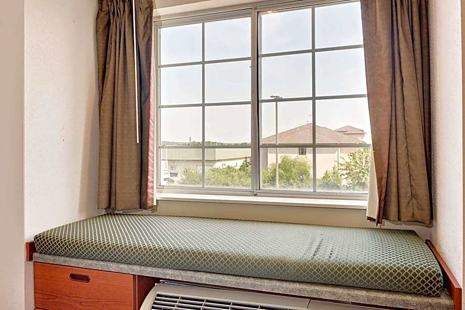 Microtel Inn & Suites by Wyndham Augusta Riverwatch