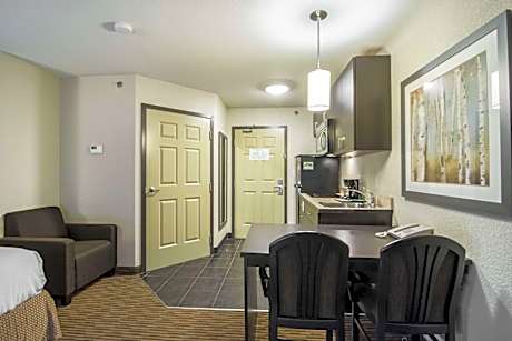 Queen Room - Non-Smoking