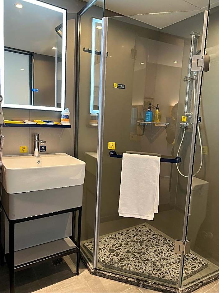 7 Days Inn Wuhan Huquan Street Yangjiawan Metro Station