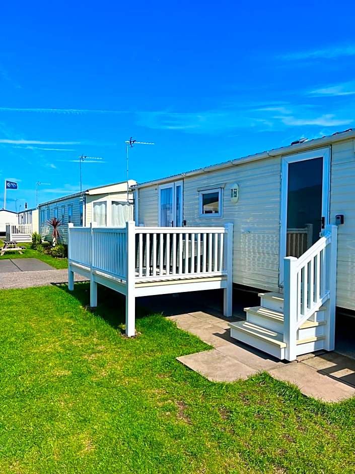 Lyons Robin Hood , Rhyl