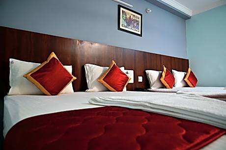 Hotel Amulyam residency