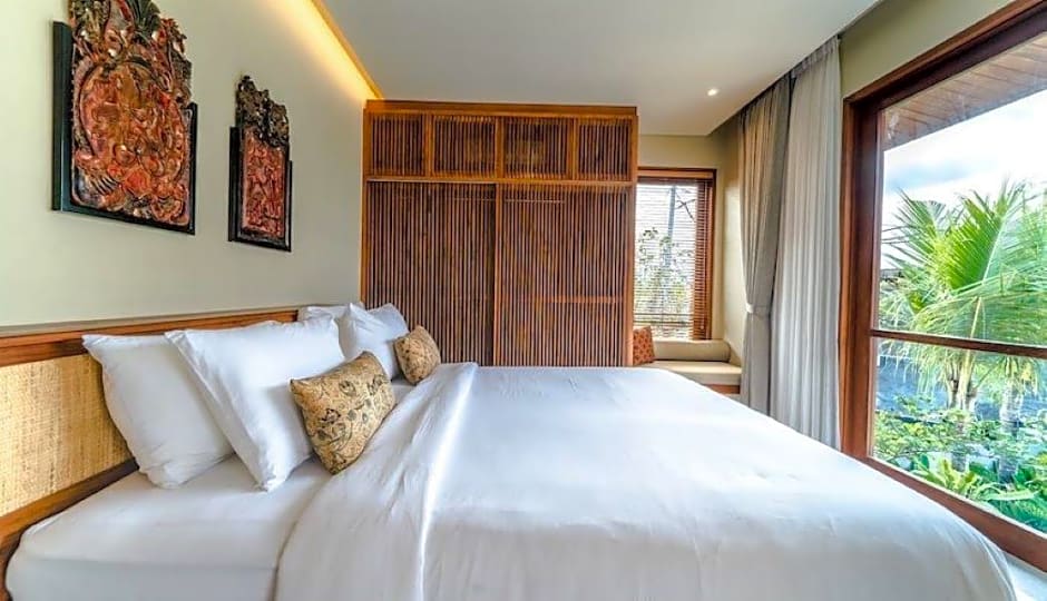 Elegant 5 Bedrooms private luxury villa in Canggu