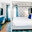 Salem Waterfront Hotel & Suites