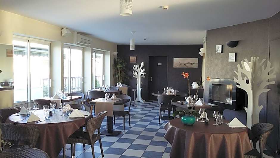 Hotel De La Mer