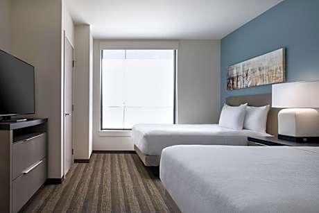 One-Bedroom King Suite with Sofa Bed, Kitchen and Tub - Disability Access