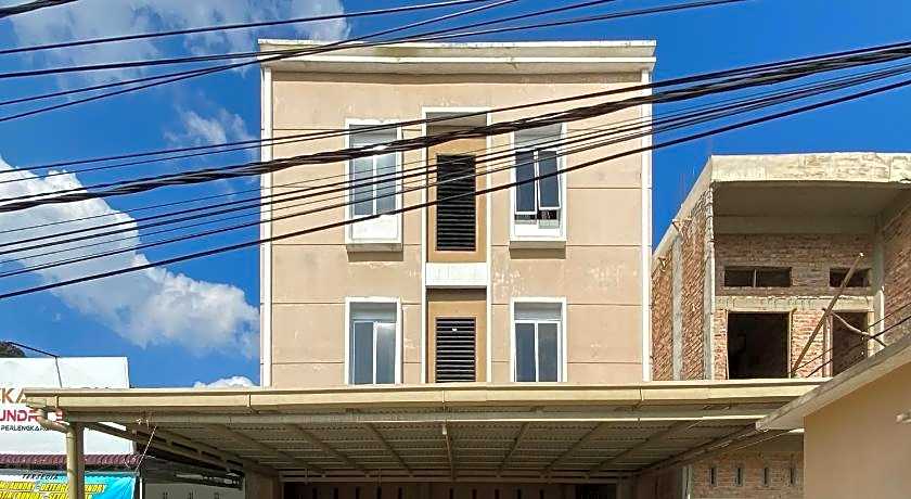 RedDoorz Syariah near RS Awal Bros Panam Pekanbaru