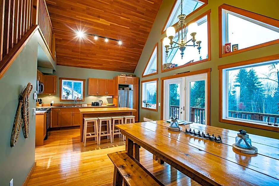 Stoke Cabin by Revelstoke Vacations