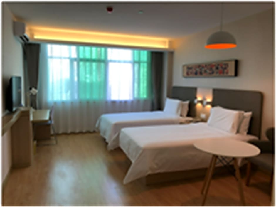 Hanting Hotel Zhuhai Hengqin International Convention and Exhibition Center – Zhuhai, IA