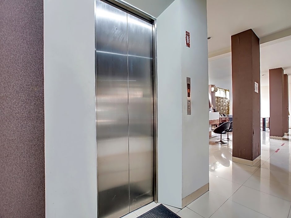 OYO Flagship 91130 Hotel 99 Lodaya