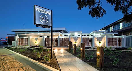 Loxton Courthouse Apartments