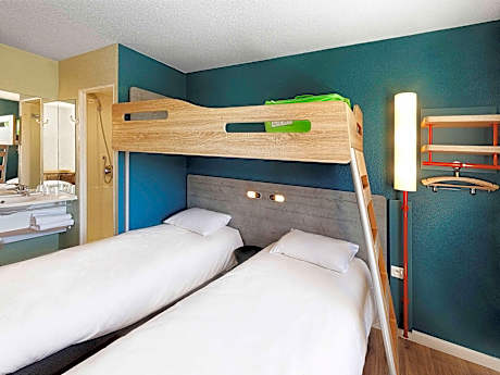 TRIPLE - Room for 3 persons with 3 single beds