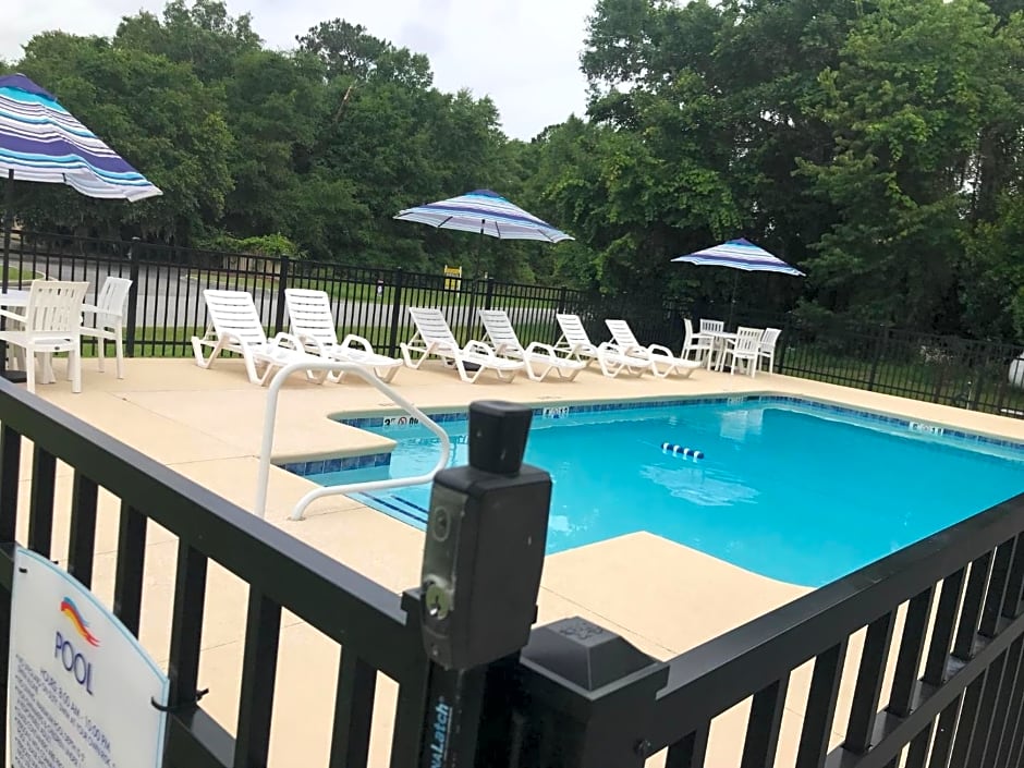 Baymont by Wyndham Lake Park Valdosta I75