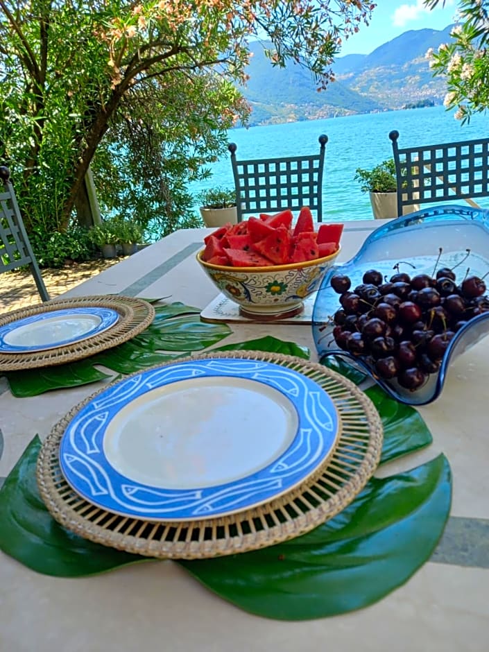 L'Oleandro sul Lago d'Iseo B&B