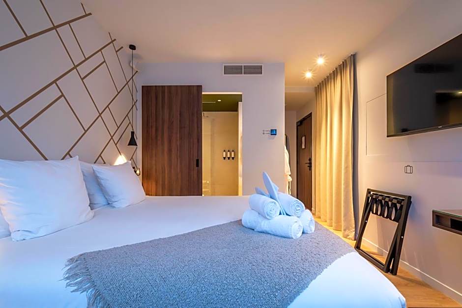 ONE TWO FOUR - Hotel & Spa