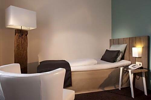 Photo 1 of 1 of Single Room