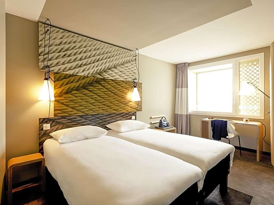 ibis Lyon Carre De Soie