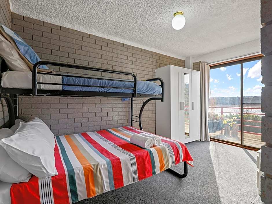 Pontis Lodge Waterfront Apartment