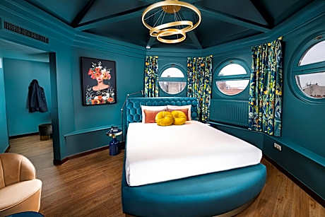 The Three Corners Hotel Art Superior