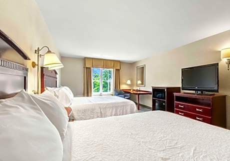 Room with Two Queen Beds - Non-Smoking