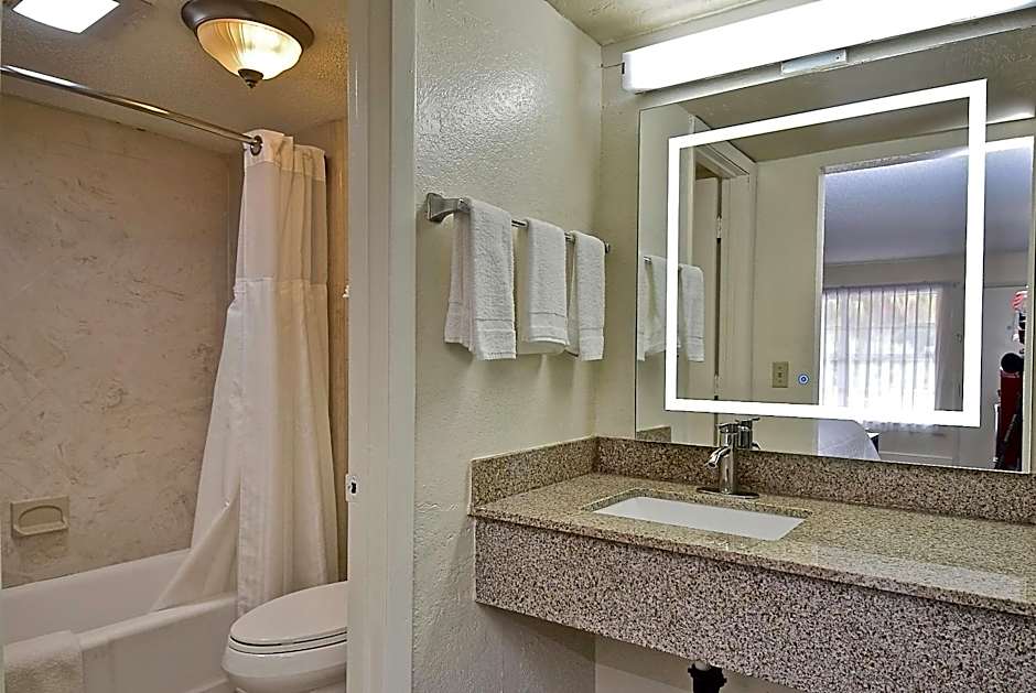 SureStay Hotel by Best Western Sarasota Lido Beach