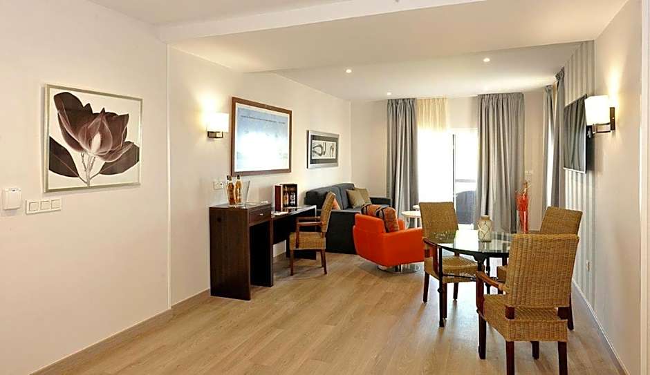 Hotel Salobreña Suites