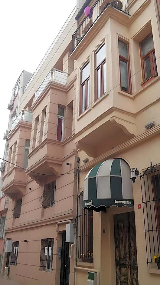 Tom Square Boutique Hotel