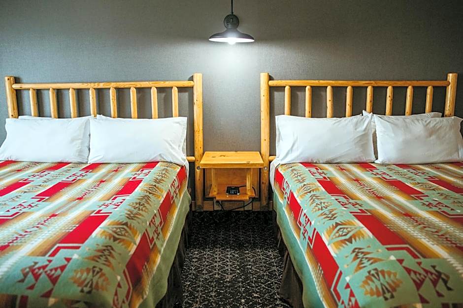 Brewsters Mountain Lodge