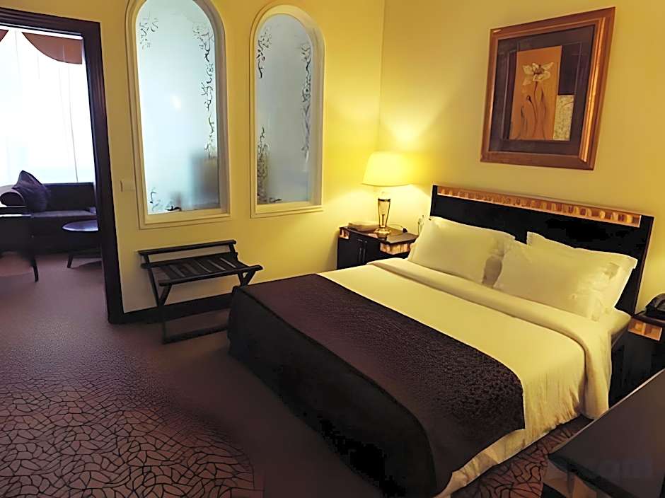 Gloria Hotel & Suites