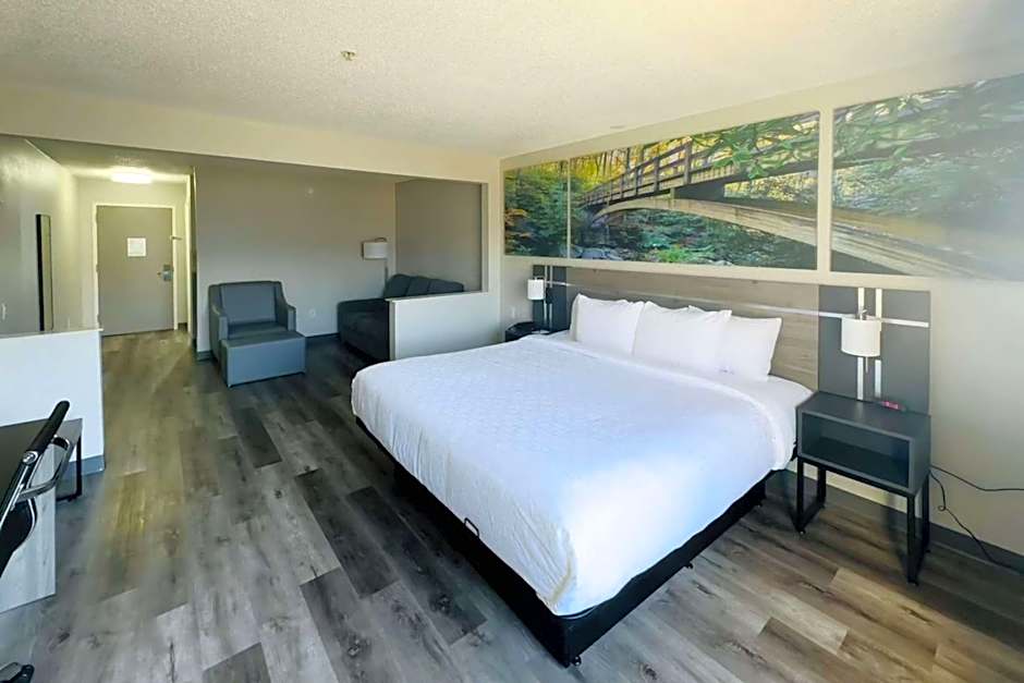 Clarion Pointe Albemarle