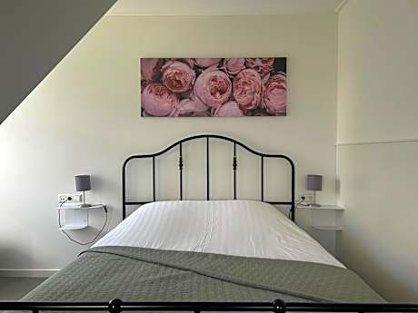 Quadruple Room with Private Bathroom