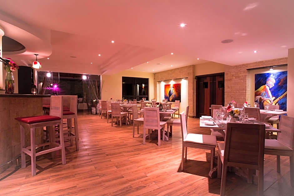 Bidwood Suite Hotel, Opposite Sarit Centre