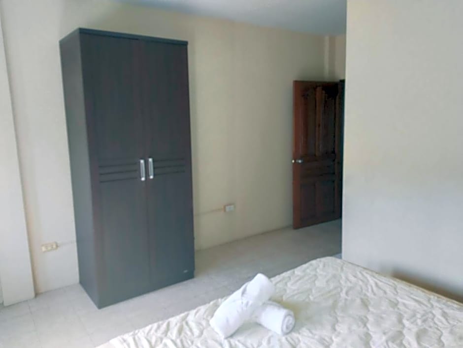 Fueangfu Home Hostel