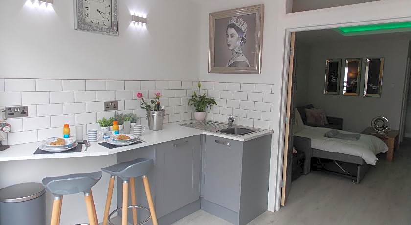 Eden Suite Sasco Apartments