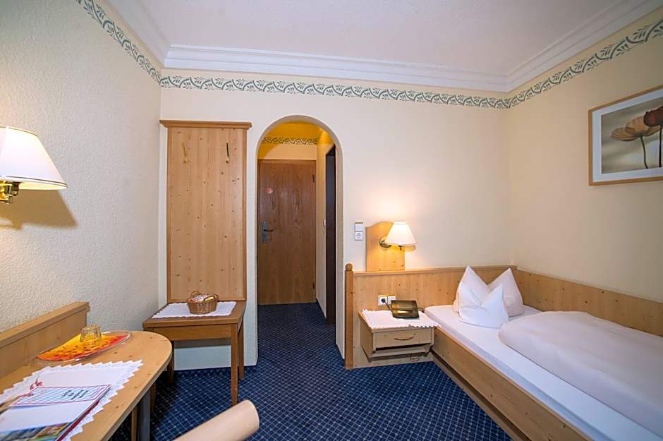 Aktivhotel & Gasthof Schmelz Ihr familienfreundliches Urlaubs Hotel mit Wellness Hallenbad, Alpensauna neu ab Februar 2026 Chiemgau Karte