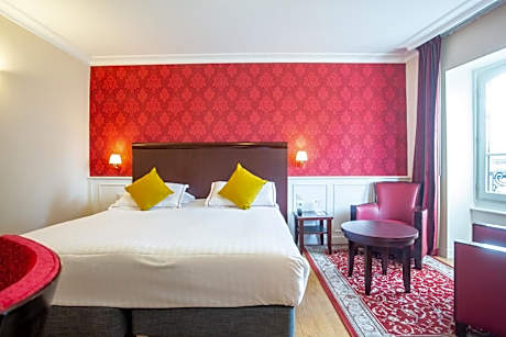 King Suite with Sofa Bed