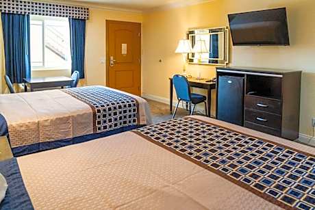 Standard Room, 2 Queen Beds, Non-Smoking
