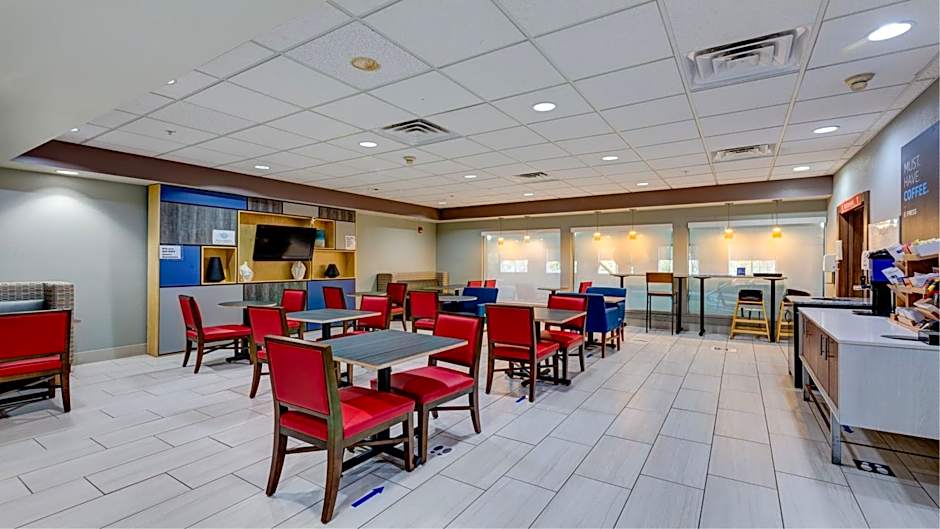 Holiday Inn Express & Suites Ashtabula-Geneva By IHG