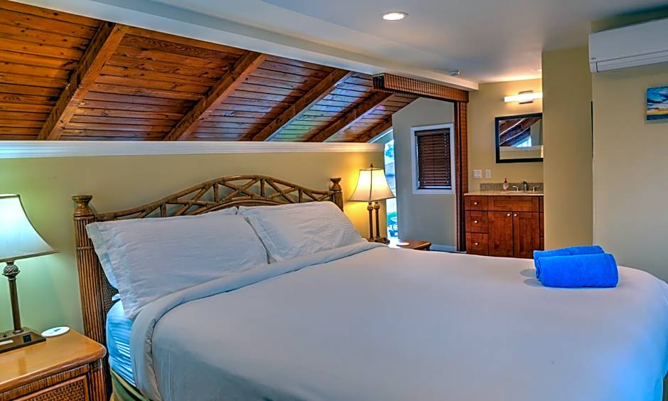 Photo 1 of 8 of Deluxe Penthouse 1 King Bed Suite, Garden View