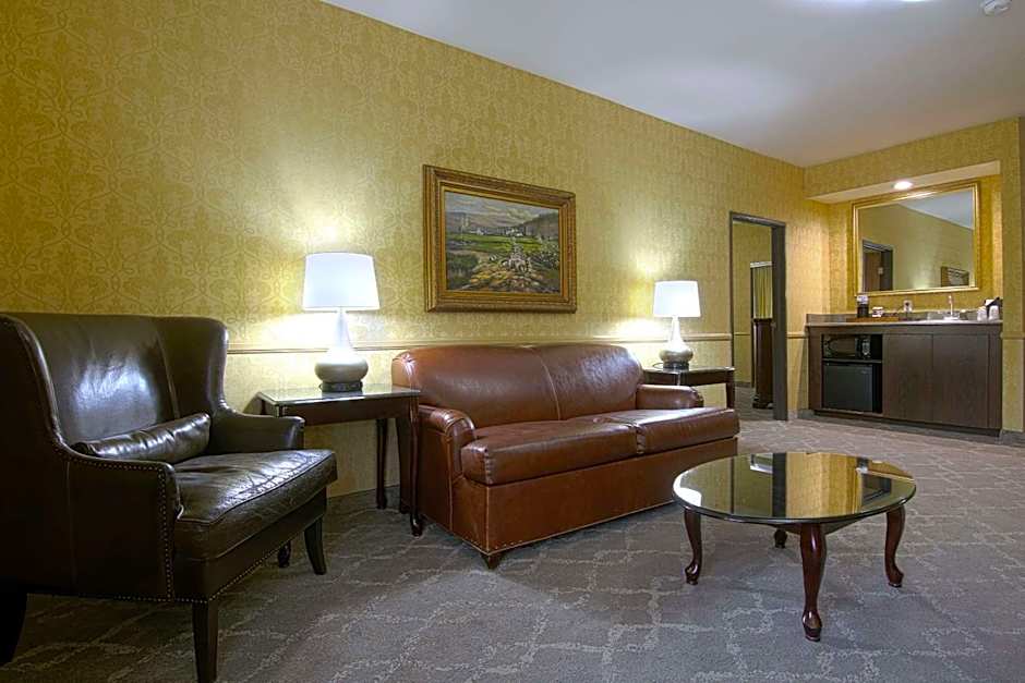 Azure Hotel & Suites Ontario, A Trademark Collection Hotel