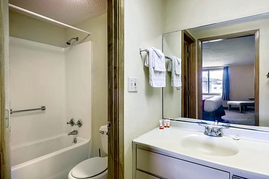 OYO Hotel Daleville AL Hwy 84