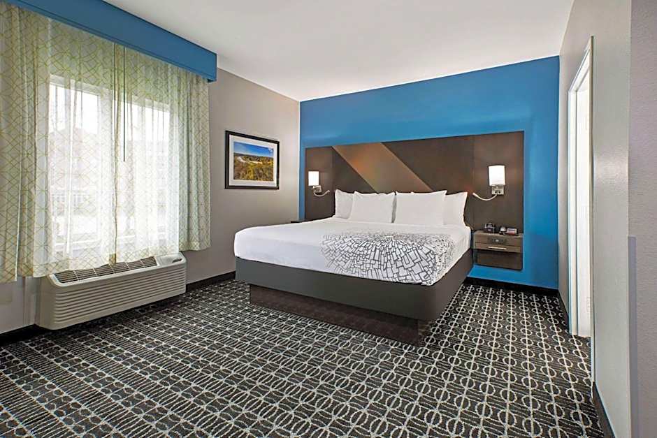 La Quinta Inn & Suites by Wyndham Sulphur Springs