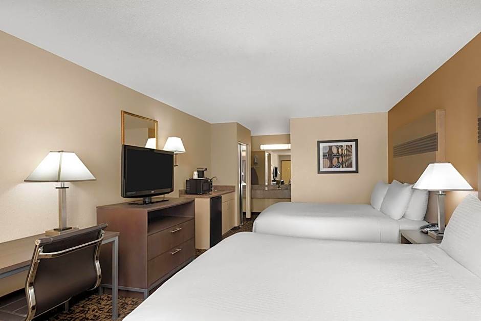 Hawthorn Suites by Wyndham Napa Valley