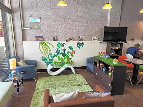 Single Room with Shared Bathroom