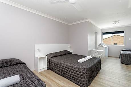 Quadruple Room - Stair Access Only (Parking subject to availability)