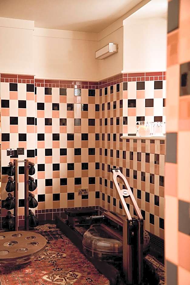 Grand Hotel Bellevue London